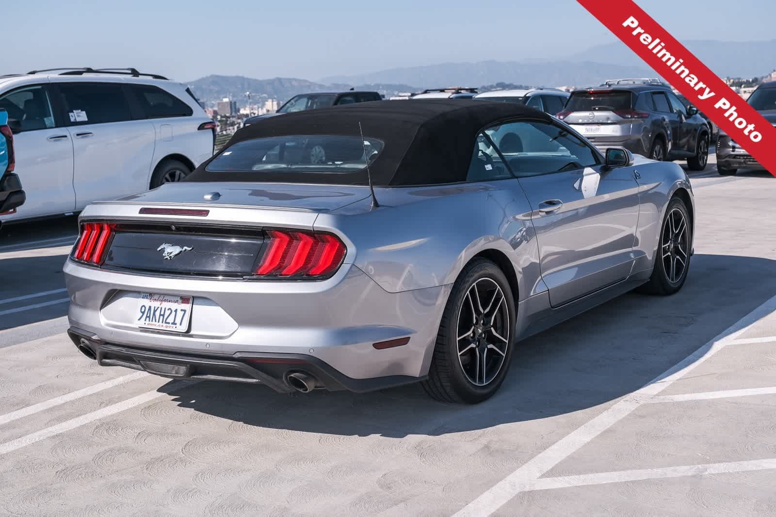 Used 2022 Ford Mustang Premium RWD image 4