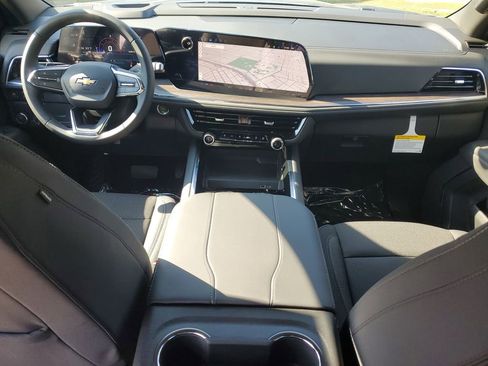 New 2026 Chevrolet Suburban LS image 8