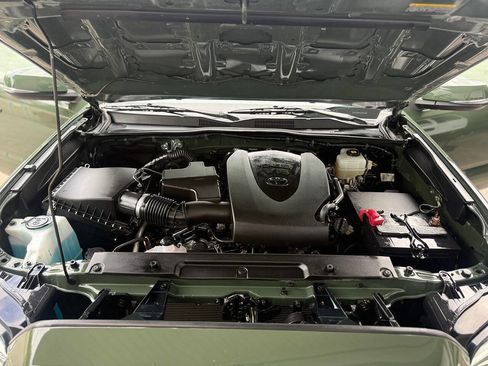 Used 2022 Toyota Tacoma TRD Off-Road image 78