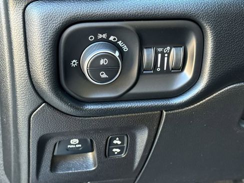 Used 2021 RAM 1500 Laramie w/ Sport Appearance Package AWD/4WD image 22