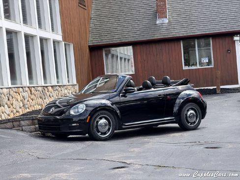 Used 2013 Volkswagen Beetle 2.5 FWD image 2