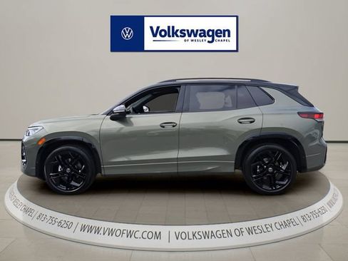 New 2026 Volkswagen Tiguan SE R-Line FWD image 4