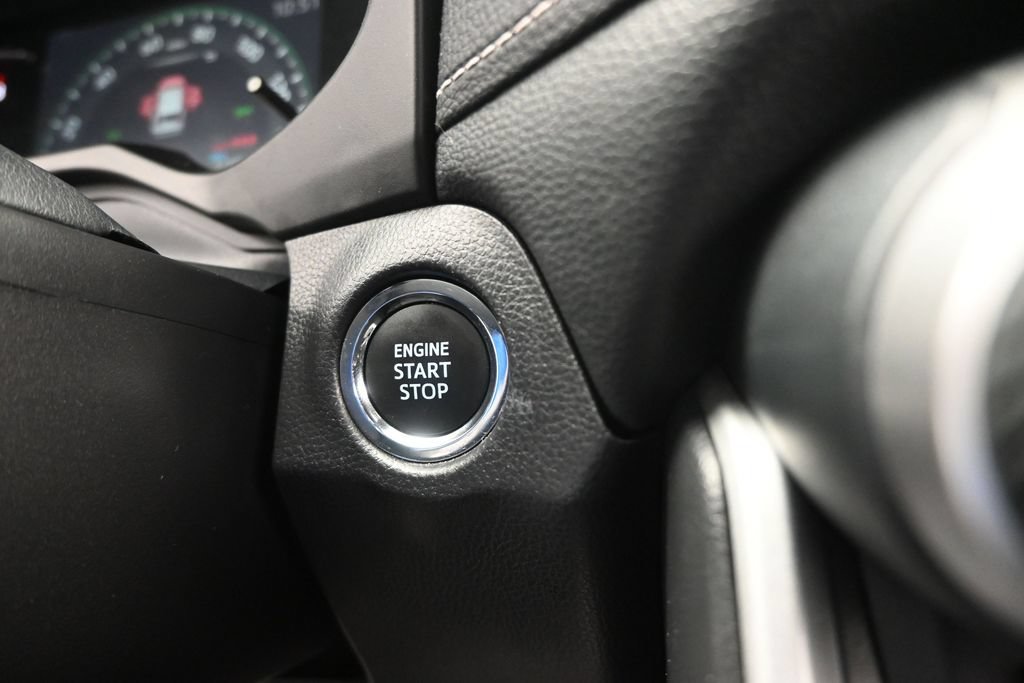 Used 2025 Toyota RAV4 XLE w/ Convenience Package FWD image 24