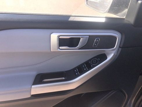 Used 2023 Ford Explorer XLT w/ Equipment Group 202A image 6