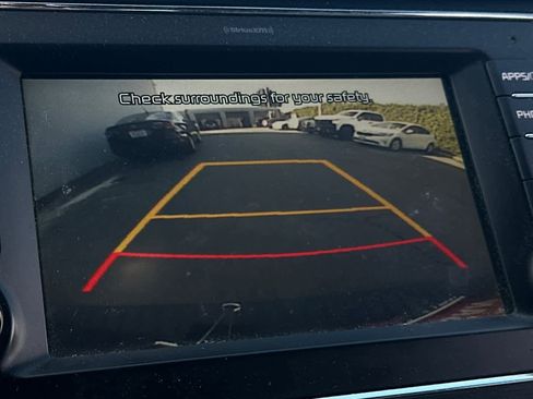 Used 2017 Kia Sedona LX w/ LX Essentials Premium Package image 20