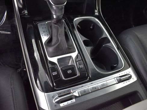 Certified 2024 Kia Carnival SX Prestige image 16