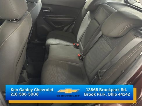 Used 2020 Chevrolet Trax LS AWD/4WD image 18