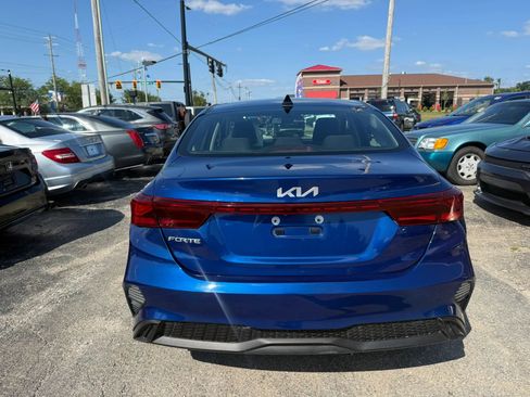 Used 2023 Kia Forte LXS w/ LXS Technology Package FWD image 5