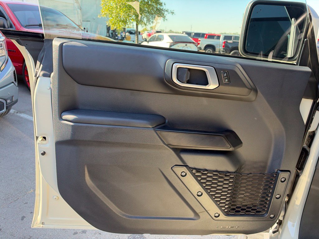 Used 2026 Ford Bronco Outer Banks AWD/4WD image 10