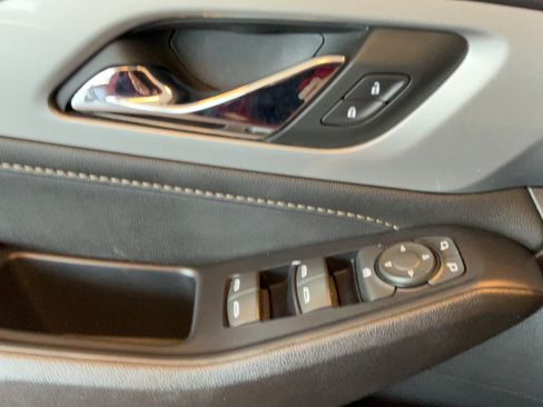 Used 2022 Chevrolet Traverse LT w/ LPO, Floor Liner Package FWD image 28