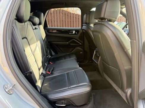 Used 2020 Porsche Cayenne Sport Utility 4D image 25