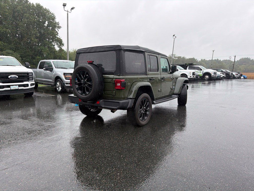 Used 2023 Jeep Wrangler Unlimited Sahara w/ Cold Weather Group AWD/4WD image 11