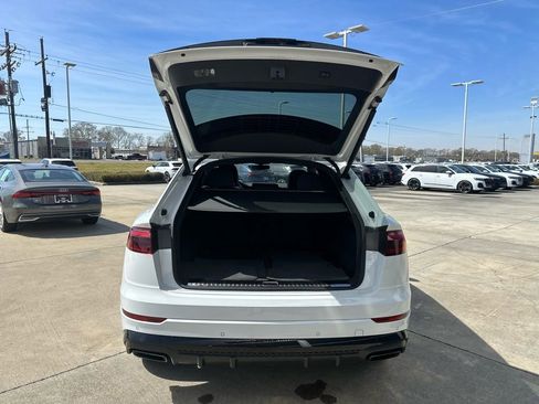 Certified 2025 Audi Q8 Prestige image 25