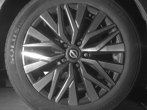 Used 2025 Nissan Altima 2.5 SV FWD image 15