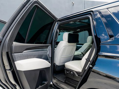 Used 2025 Cadillac Escalade V AWD/4WD image 74