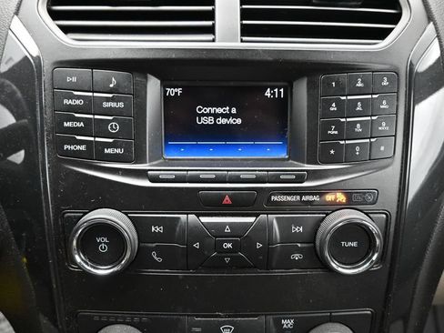 Used 2019 Ford Explorer FWD image 19