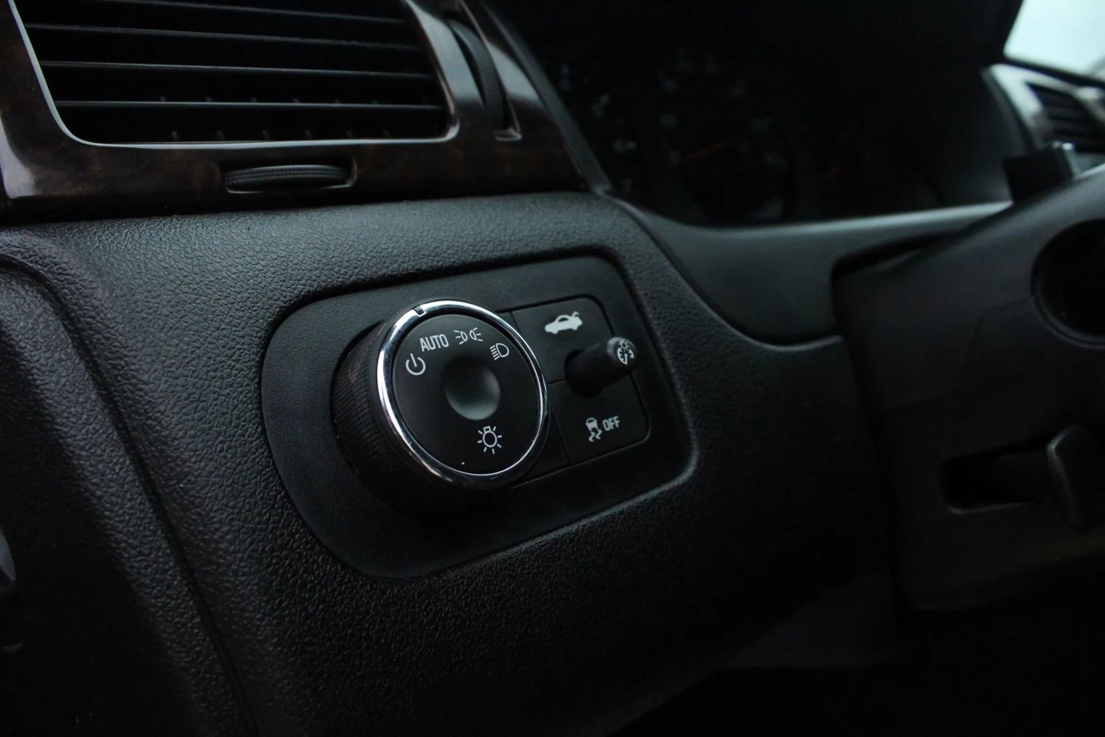 Used 2014 Chevrolet Impala Limited LS FWD image 17