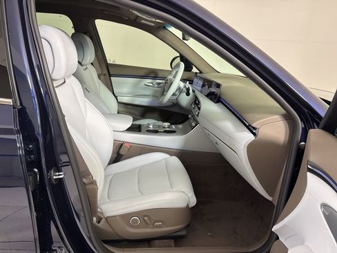 New 2026 Genesis GV70 2.5T Advanced AWD/4WD image 14