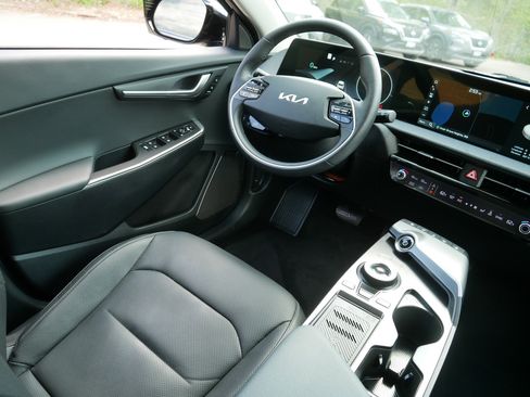 Certified 2022 Kia EV6 Wind w/ Wind Technology Package AWD/4WD image 9