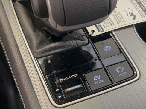 Used 2026 Toyota Sienna XLE FWD image 24