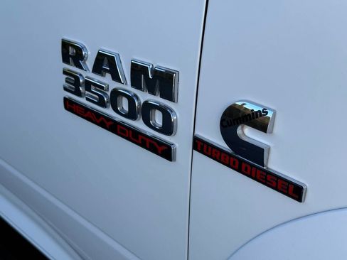 Used 2016 RAM 3500 Laramie w/ Convenience Group AWD/4WD image 9