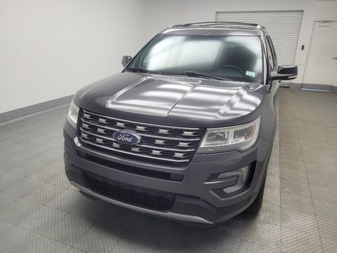 Used 2017 Ford Explorer XLT w/ Equipment Group 201A AWD/4WD image 15
