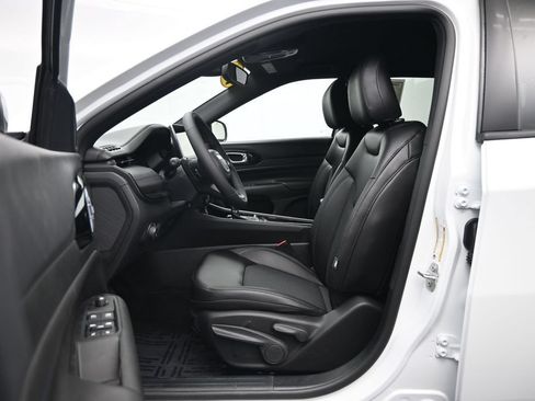 New 2026 Jeep Compass Latitude AWD/4WD image 23