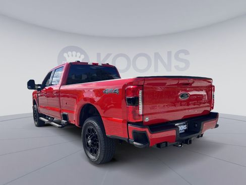 Used 2025 Ford F250 Lariat w/ Black Appearance Package image 4