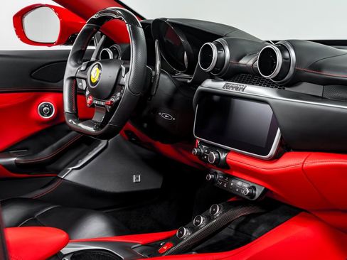 Used 2020 Ferrari Portofino RWD image 29