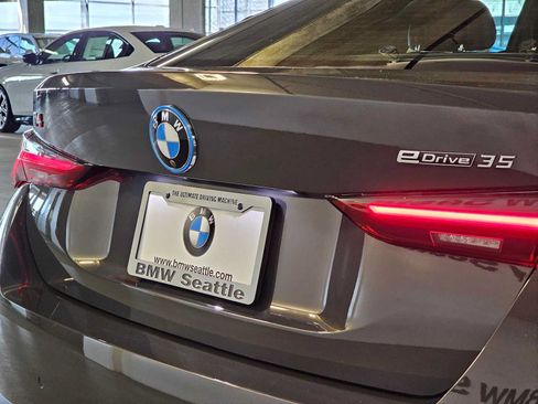 Used 2023 BMW i4 eDrive35 RWD image 7
