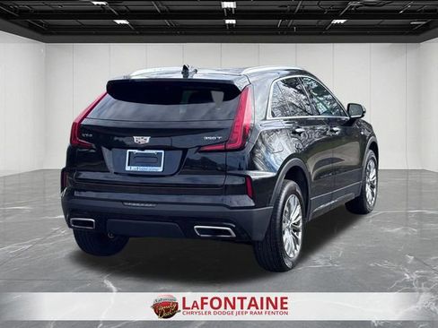 Used 2025 Cadillac XT4 Premium Luxury image 5