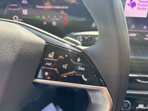 Used 2025 Audi Q5 Premium w/ Convenience Package image 23