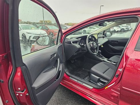 Used 2025 Toyota Corolla LE image 18