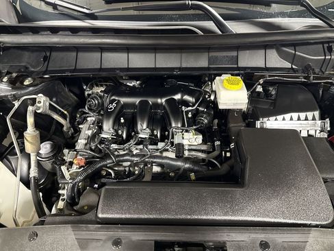 Used 2025 Nissan Pathfinder SV FWD image 25