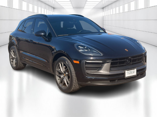 Used 2024 Porsche Macan Turbo AWD/4WD image 3