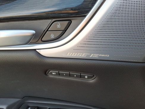 Used 2025 Cadillac XT5 Premium Luxury image 12