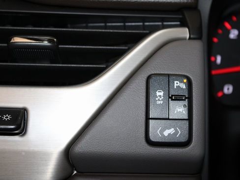 Used 2016 GMC Yukon Denali w/ Open Road Package image 33