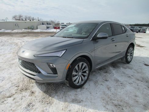 New 2026 Buick Envista Avenir image 9