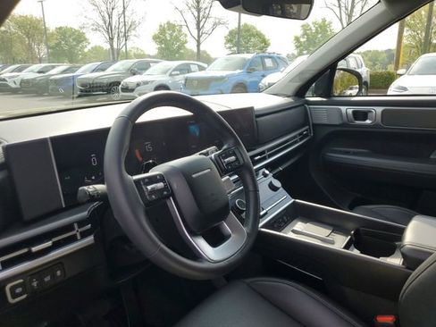 Used 2025 Hyundai Santa Fe SEL FWD image 18