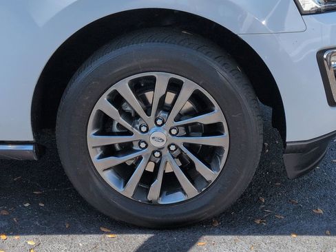 Used 2020 Ford Expedition Limited RWD image 11