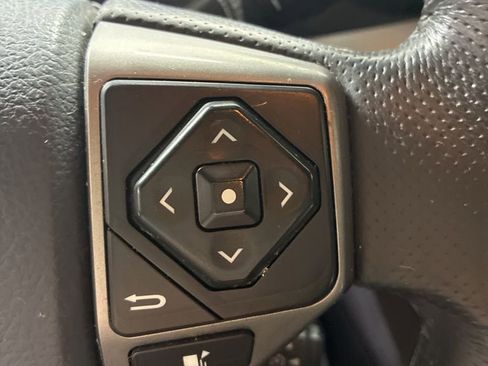 Used 2017 Toyota Tacoma SR5 image 13