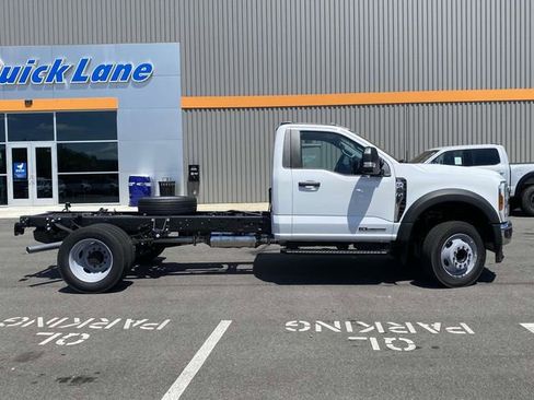 New 2025 Ford F450 XL w/ XL Chrome Package image 2