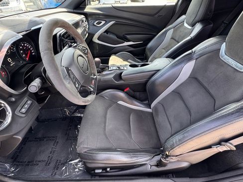 Used 2018 Chevrolet Camaro SS RWD image 17
