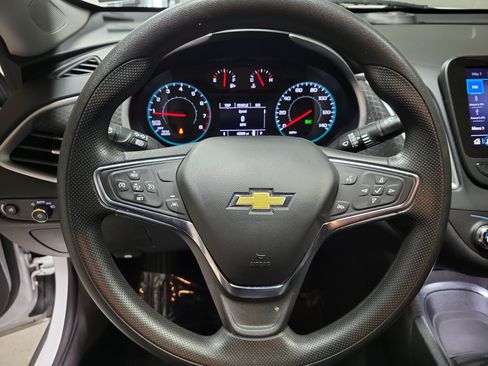 Used 2025 Chevrolet Malibu LT FWD image 23