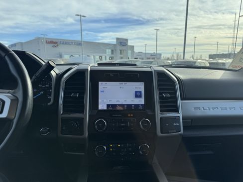 Used 2021 Ford F350 Lariat image 15