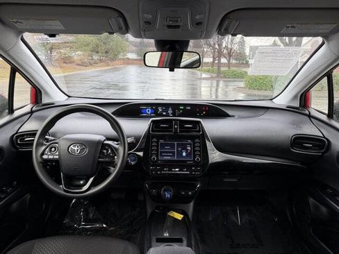 Used 2022 Toyota Prius LE image 17