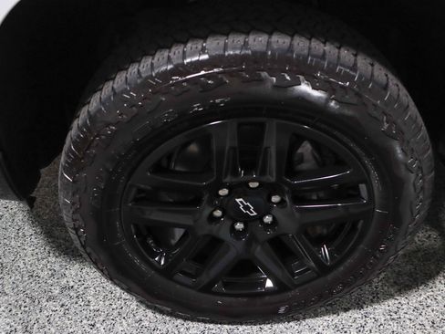 Used 2023 Chevrolet Silverado 1500 Custom Trail Boss w/ LPO, Dark Essentials Package AWD/4WD image 11