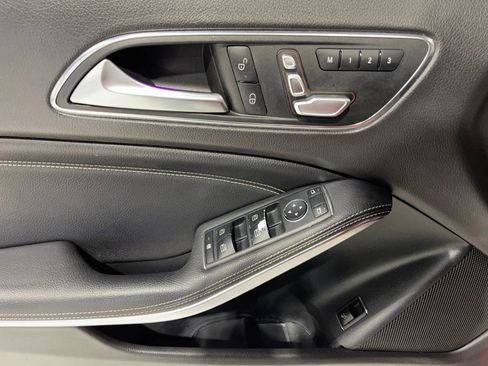 Used 2019 Mercedes-Benz GLA 250 w/ Convenience Package image 16