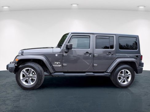 Used 2018 Jeep Wrangler Unlimited Sahara w/ Connectivity Group image 3