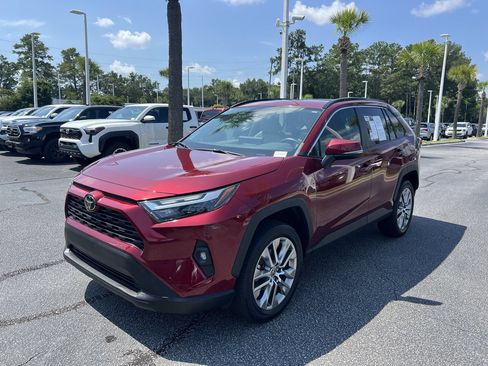 Used 2023 Toyota RAV4 XLE Premium FWD image 5